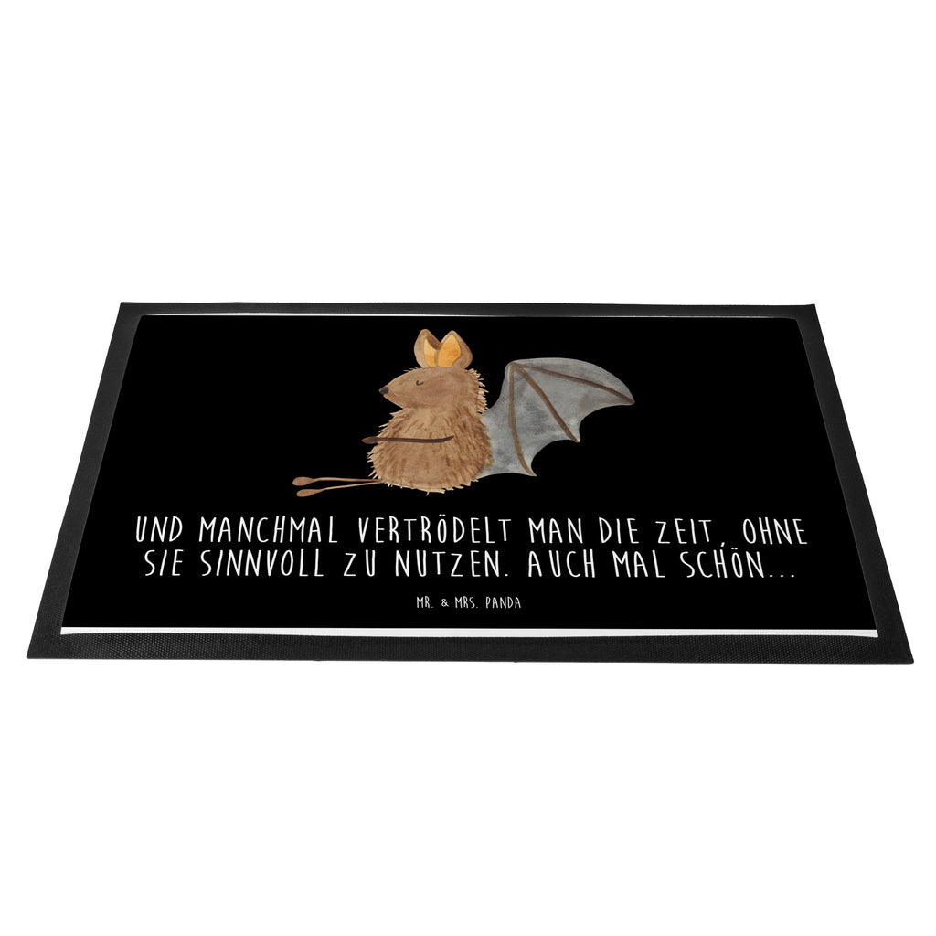 Fußmatte Fledermaus sitzend Fledermaus, Fledermäuse, Motivation, entspannen Türvorleger, Schmutzmatte, Fußabtreter, Matte, Schmutzfänger, Fußabstreifer, Schmutzfangmatte, Türmatte, Motivfußmatte,  Haustürmatte, Vorleger  süße Tiermotive, gute Laune, lustige Sprüche, Tiere