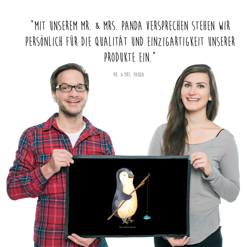 Fußmatte Pinguin Angler Pinguin, Pinguine, Angeln, Angler, Tagträume, Hobby, Plan, Planer, Tagesplan, Neustart, Motivation, Geschenk, Freundinnen, Geschenkidee, Urlaub, Wochenende Türvorleger, Schmutzmatte, Fußabtreter, Matte, Schmutzfänger, Fußabstreifer, Schmutzfangmatte, Türmatte, Motivfußmatte,  Haustürmatte, Vorleger  Pinguin