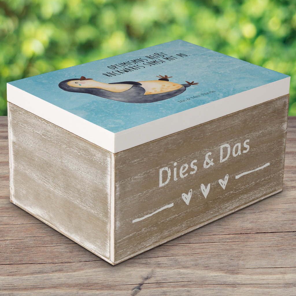 Holzkiste Pinguin lachend Holzkiste, Kiste, Schatzkiste, Truhe, Schatulle, XXL, Erinnerungsbox, Erinnerungskiste, Dekokiste, Aufbewahrungsbox, Pinguin, Pinguine, lustiger Spruch, Optimismus, Fröhlich, Lachen, Humor, Fröhlichkeit