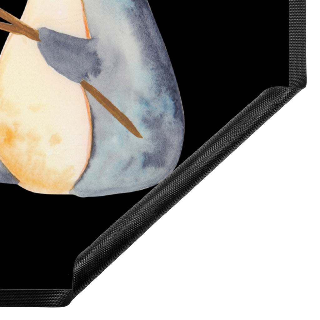 Fußmatte Pinguin Lagerfeuer Türvorleger, Schmutzmatte, Fußabtreter, Matte, Schmutzfänger, Fußabstreifer, Schmutzfangmatte, Türmatte, Motivfußmatte, Haustürmatte, Vorleger, Pinguin, Maus, Pinguine, Lagerfeuer, Leben, Arbeit, Job, Motivation, Büro, Büroalltag, Lebensspruch, Lebensmotivation, Neustart, Liebe, grillen, Feuer, Marshmallows