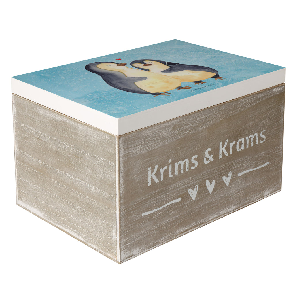 Holzkiste Pinguin umarmend Holzkiste, Kiste, Schatzkiste, Truhe, Schatulle, XXL, Erinnerungsbox, Erinnerungskiste, Dekokiste, Aufbewahrungsbox, Pinguin, Liebe, Liebespaar, Liebesbeweis, Liebesgeschenk, Verlobung, Jahrestag, Hochzeitstag, Hochzeit, Hochzeitsgeschenk