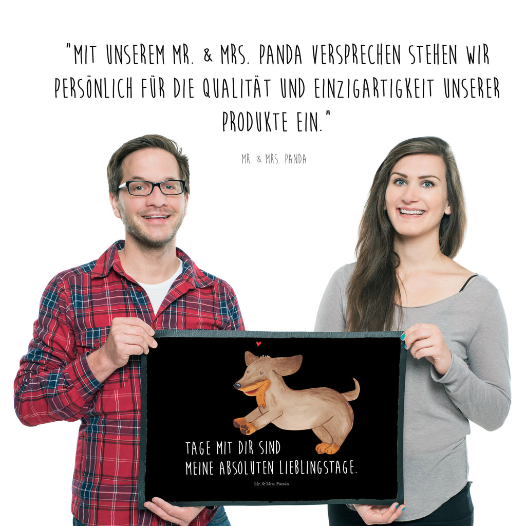 Fußmatte Hund Dackel fröhlich Hund, Hunde, Dackel, Dachshund, happy dog Türvorleger, Schmutzmatte, Fußabtreter, Matte, Schmutzfänger, Fußabstreifer, Schmutzfangmatte, Türmatte, Motivfußmatte,  Haustürmatte, Vorleger  Hund, Hundemotiv, Haustier, Hunderasse, Tierliebhaber, Hundebesitzer, Sprüche