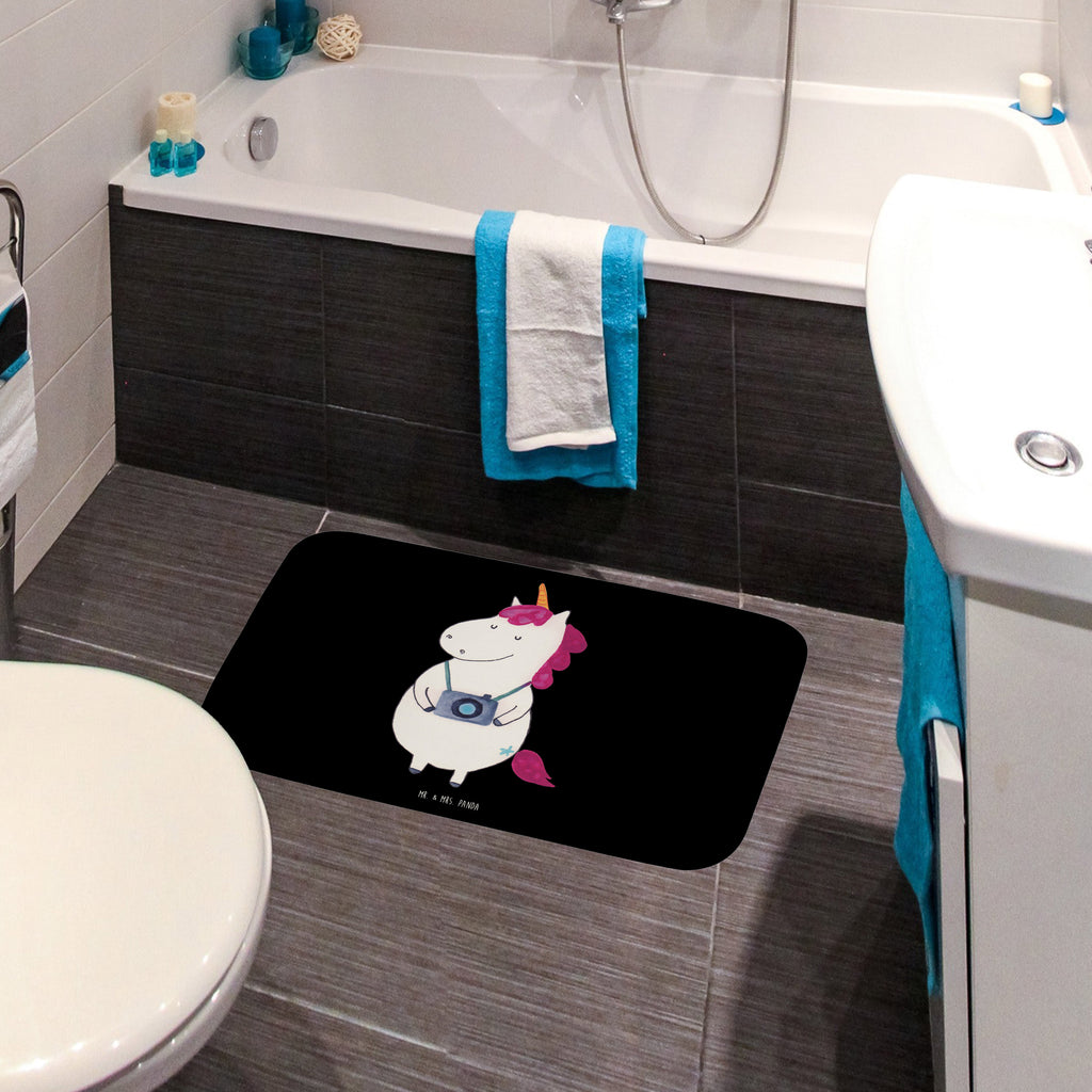 Badvorleger Einhorn Fotograf Badematte, Badteppich, Duschvorleger, Badezimmerteppich, Badezimmermatte, Badvorleger, Duschmatte, Duschteppich, Einhorn, Einhörner, Einhorn Deko, Pegasus, Unicorn, Fotograf, Fotografie, Kamera, Reisen, Weltreise, Weltenbummler, Urlaub, Tourist, Kurztrip, Reise, Städtereise