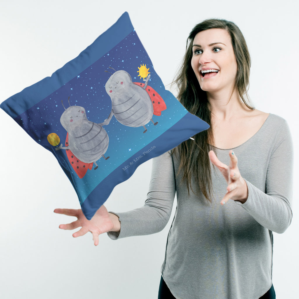 40x40 Kissen Sternzeichen Zwilling Kissenhülle, Kopfkissen, Sofakissen, Dekokissen, Motivkissen, Tierkreiszeichen, Sternzeichen, Horoskop, Astrologie, Aszendent, Zwillinge, Zwilling Geschenk, Zwilling Sternzeichen, Geburtstag Mai, Geschenk Mai, Geschenk Juni, Marienkäfer, Glückskäfer, Zwillingsbruder, Zwillingsschwester