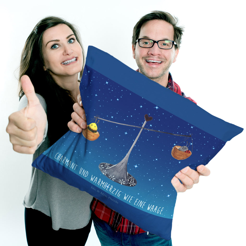 40x40 Kissen Sternzeichen Waage Kissenhülle, Kopfkissen, Sofakissen, Dekokissen, Motivkissen, Tierkreiszeichen, Sternzeichen, Horoskop, Astrologie, Aszendent, Waage, Waage Geschenk, Waage Sternzeichen, Geschenk Oktober, Geschenk September, Geburtstag Oktober, Geburtstag September, Gleichgewicht, Marienkäfer, Hummel, Biene