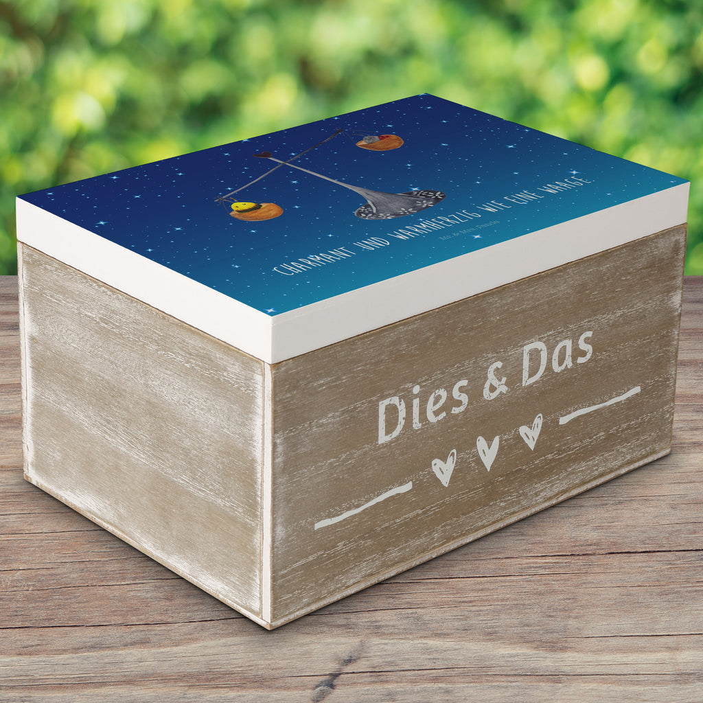 Holzkiste Sternzeichen Waage Holzkiste, Kiste, Schatzkiste, Truhe, Schatulle, XXL, Erinnerungsbox, Erinnerungskiste, Dekokiste, Aufbewahrungsbox, Tierkreiszeichen, Sternzeichen, Horoskop, Astrologie, Aszendent, Waage, Waage Geschenk, Waage Sternzeichen, Geschenk Oktober, Geschenk September, Geburtstag Oktober, Geburtstag September, Gleichgewicht, Marienkäfer, Hummel, Biene