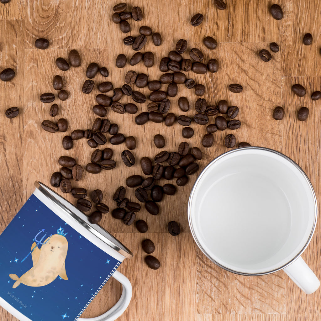 Camping Emaille Tasse Sternzeichen Wassermann Campingtasse, Trinkbecher, Metalltasse, Outdoor Tasse, Emaille Trinkbecher, Blechtasse Outdoor, Emaille Campingbecher, Edelstahl Trinkbecher, Metalltasse für Camping, Kaffee Blechtasse, Camping Tasse Metall, Tierkreiszeichen, Sternzeichen, Horoskop, Astrologie, Aszendent, Meermann, Nix, Wassermann Geschenk, Wassermann Sternzeichen, Geschenk Januar, Geschenk Februar, Geburtstag Januar, Geburtstag Februar, Meer Geschenk