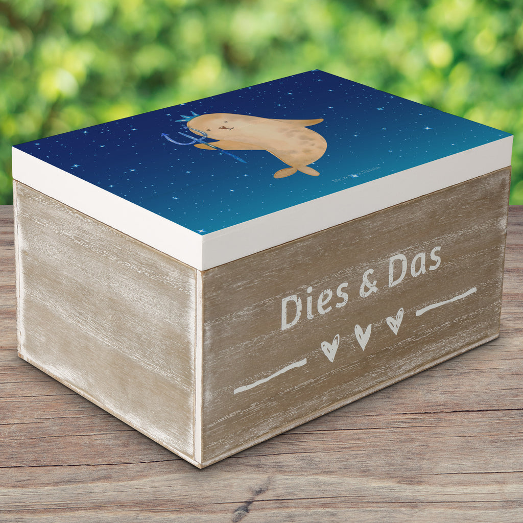 Holzkiste Sternzeichen Wassermann Holzkiste, Kiste, Schatzkiste, Truhe, Schatulle, XXL, Erinnerungsbox, Erinnerungskiste, Dekokiste, Aufbewahrungsbox, Tierkreiszeichen, Sternzeichen, Horoskop, Astrologie, Aszendent, Meermann, Nix, Wassermann Geschenk, Wassermann Sternzeichen, Geschenk Januar, Geschenk Februar, Geburtstag Januar, Geburtstag Februar, Meer Geschenk