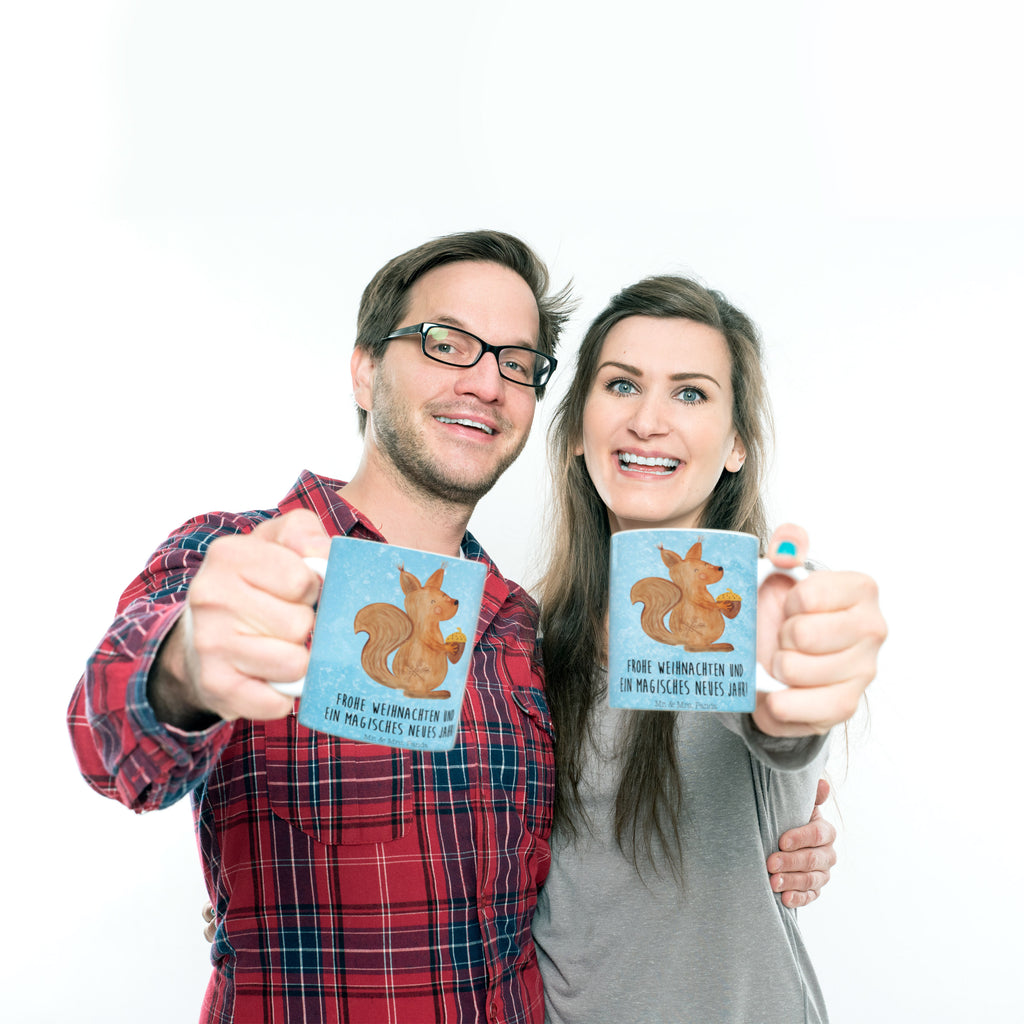 Tasse Eichhörnchen Weihnachtszeit Frohe Weihnachten, Frohes neues Jahr, Guten Rutsch, Weihnachten, Weihnachtsmotiv, Weihnachtsgruß, Neujahr, Vogel Becher, Kaffeetasse, Kaffeebecher, Tee, Frühstück, Büro  Winter, Weihnachten, Weihnachtsdeko, Nikolaus, Advent, Heiligabend, Wintermotiv
