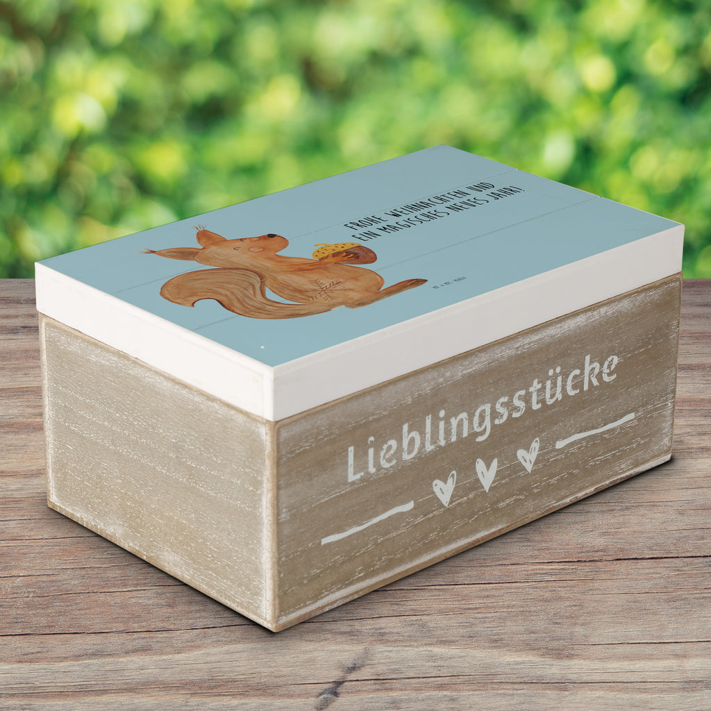 Holzkiste Eichhörnchen Weihnachtszeit Holzkiste, Kiste, Schatzkiste, Truhe, Schatulle, XXL, Erinnerungsbox, Erinnerungskiste, Dekokiste, Aufbewahrungsbox, Winter, Weihnachten, Weihnachtsdeko, Nikolaus, Advent, Heiligabend, Wintermotiv, Frohe Weihnachten, Frohes neues Jahr, Guten Rutsch, Weihnachtsmotiv, Weihnachtsgruß, Neujahr, Vogel