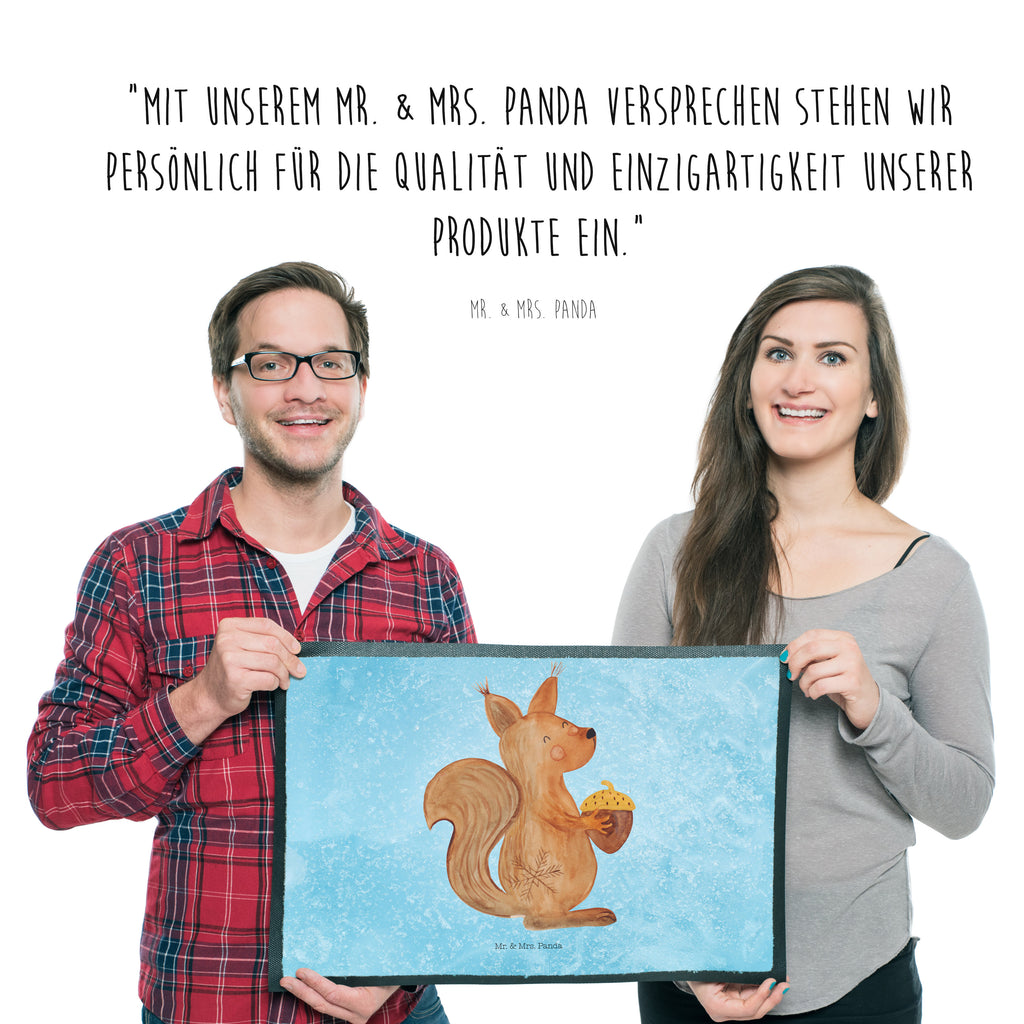 Fußmatte Eichhörnchen Weihnachtszeit Türvorleger, Schmutzmatte, Fußabtreter, Matte, Schmutzfänger, Fußabstreifer, Schmutzfangmatte, Türmatte, Motivfußmatte, Haustürmatte, Vorleger, Winter, Weihnachten, Weihnachtsdeko, Nikolaus, Advent, Heiligabend, Wintermotiv, Frohe Weihnachten, Frohes neues Jahr, Guten Rutsch, Weihnachtsmotiv, Weihnachtsgruß, Neujahr, Vogel