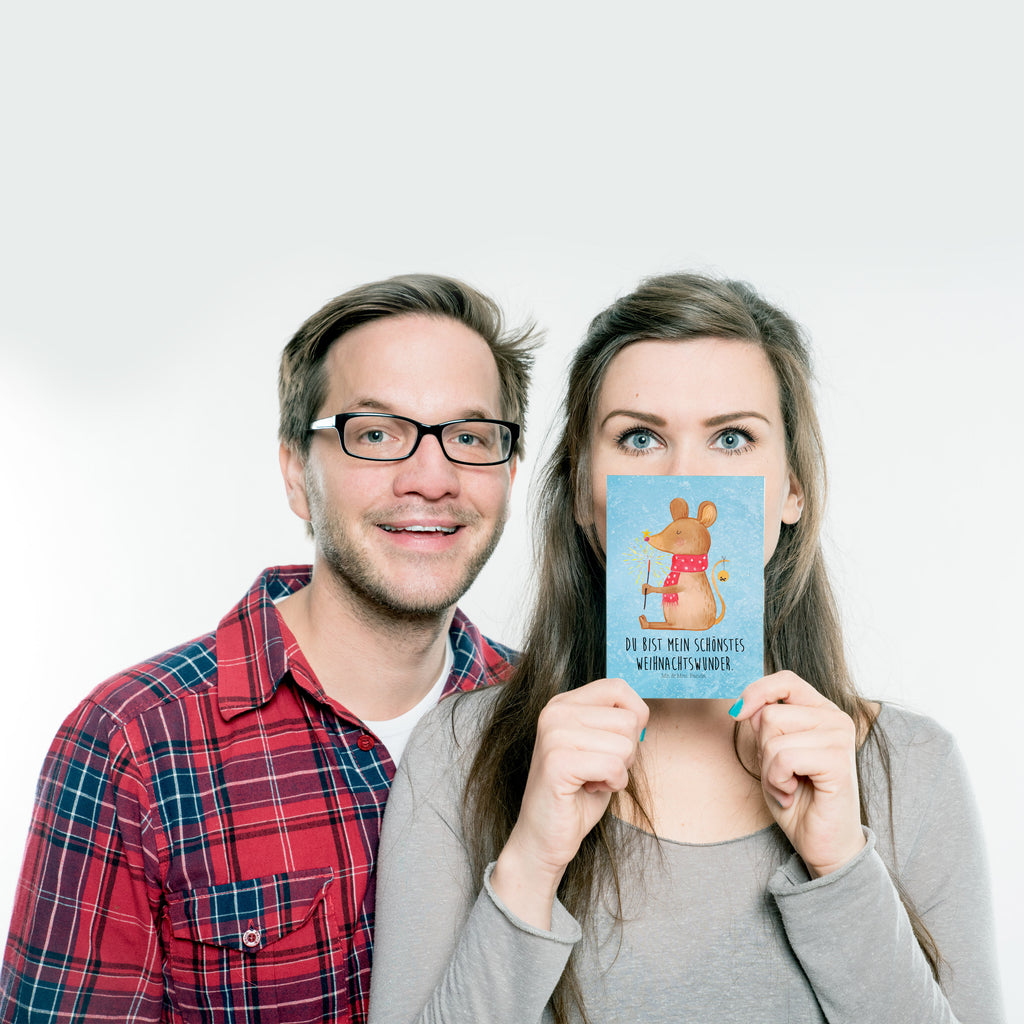 Postkarte Weihnachtsmaus Geschenkkarte, Grußkarte, Karte, Einladung, Ansichtskarte, Geburtstagskarte, Einladungskarte, Dankeskarte, Winter, Weihnachten, Weihnachtsdeko, Nikolaus, Advent, Heiligabend, Wintermotiv, Frohe Weihnachten, Weihnachtsgruß, Weihnachtsmotiv, Maus, Mäuschen, Weihnachtswunder