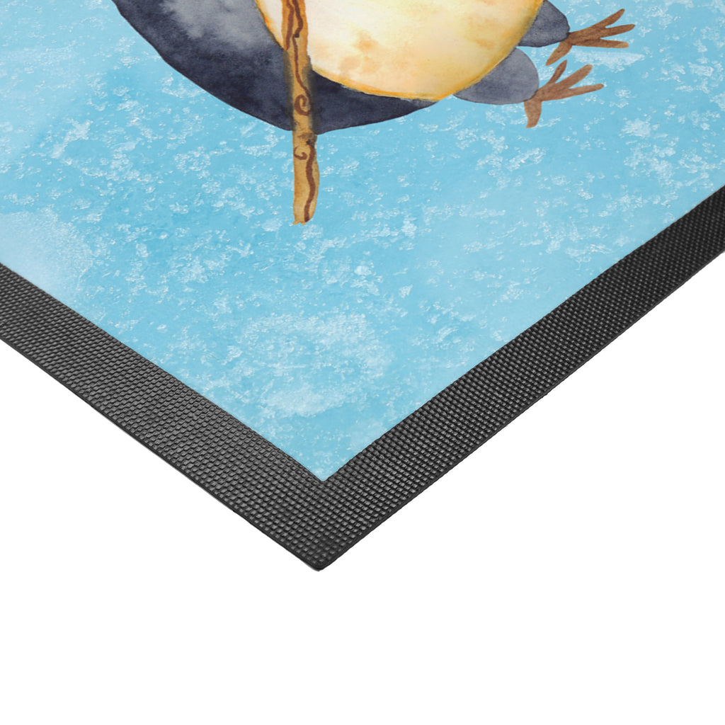 Fußmatte Pinguin Angler Pinguin, Pinguine, Angeln, Angler, Tagträume, Hobby, Plan, Planer, Tagesplan, Neustart, Motivation, Geschenk, Freundinnen, Geschenkidee, Urlaub, Wochenende Türvorleger, Schmutzmatte, Fußabtreter, Matte, Schmutzfänger, Fußabstreifer, Schmutzfangmatte, Türmatte, Motivfußmatte,  Haustürmatte, Vorleger  Pinguin