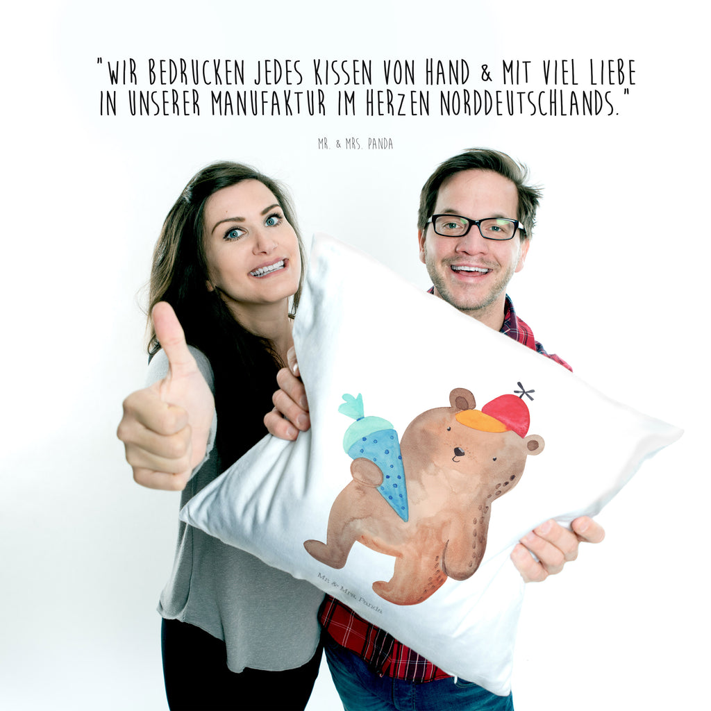 40x40 Kissen Bär mit Schultüte Kissenhülle, Kopfkissen, Sofakissen, Dekokissen, Motivkissen, Bär, Teddy, Teddybär, Bär Motiv, Schultüte, Erster Schultag Geschenk, Einschulung Geschenk, Schule Geschenk, Grundschule, Schulanfang, Schulbeginn