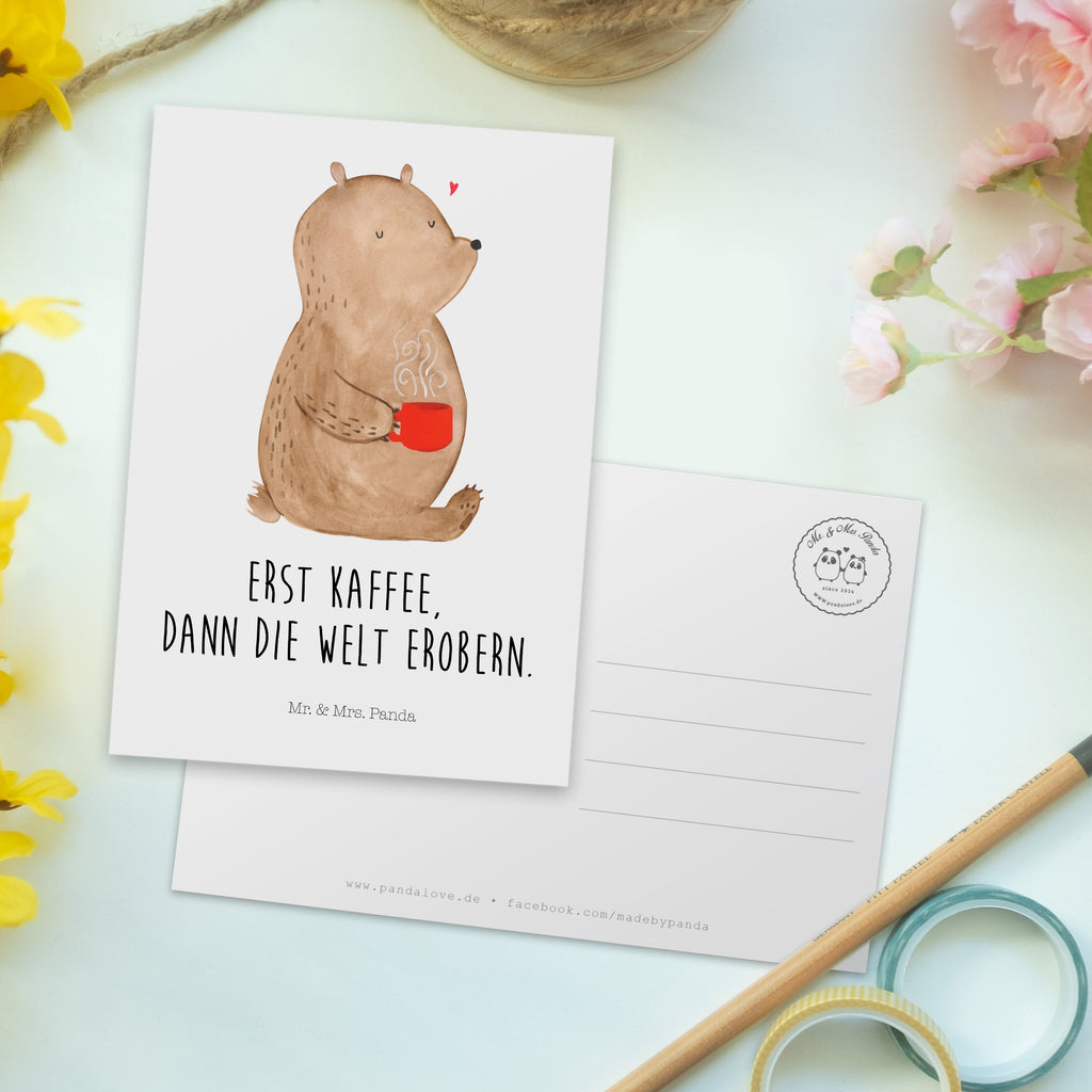 Postkarte Bär Kaffee Geschenkkarte, Grußkarte, Karte, Einladung, Ansichtskarte, Geburtstagskarte, Einladungskarte, Dankeskarte, Bär, Teddy, Teddybär, Kaffee, Coffee, Bären, guten Morgen, Morgenroutine, Welt erobern, Welt retten, Motivation