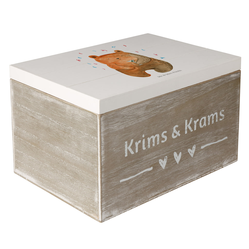 Holzkiste Bär Party Holzkiste, Kiste, Schatzkiste, Truhe, Schatulle, XXL, Erinnerungsbox, Erinnerungskiste, Dekokiste, Aufbewahrungsbox, Bär, Teddy, Teddybär, Geburtstag, Geburtstagsgeschenk, Geschenk, Party, Feiern, Abfeiern, Mitbringsel, Gute Laune, Lustig