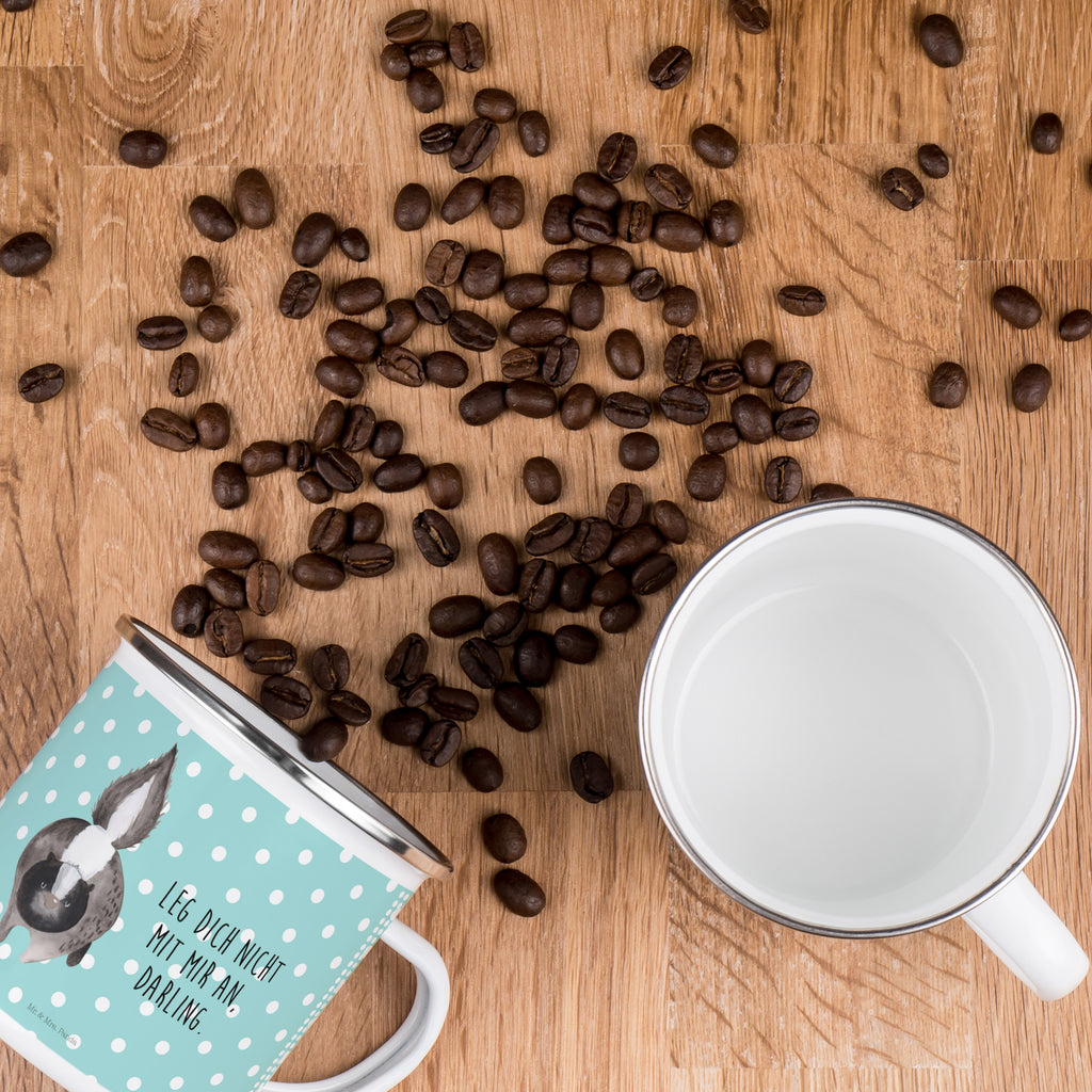 Camping Emaille Tasse Stinktier Angriff Campingtasse, Trinkbecher, Metalltasse, Outdoor Tasse, Emaille Trinkbecher, Blechtasse Outdoor, Emaille Campingbecher, Edelstahl Trinkbecher, Metalltasse für Camping, Kaffee Blechtasse, Camping Tasse Metall, Stinktier, Skunk, Wildtier, Raubtier, Stinker, Stinki, wütend, Drohung
