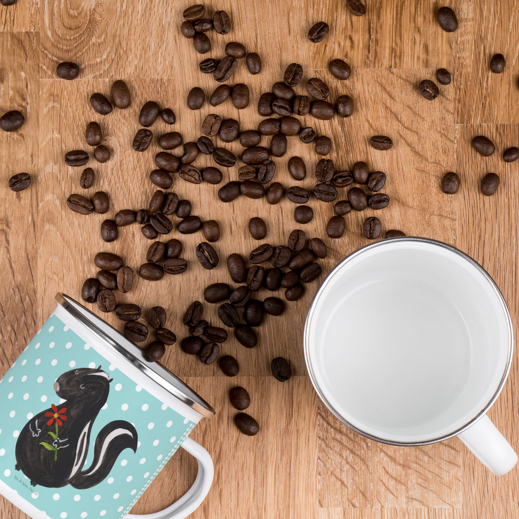 Camping Emaille Tasse Stinktier Blume Campingtasse, Trinkbecher, Metalltasse, Outdoor Tasse, Emaille Trinkbecher, Blechtasse Outdoor, Emaille Campingbecher, Edelstahl Trinkbecher, Metalltasse für Camping, Kaffee Blechtasse, Camping Tasse Metall, Stinktier, Skunk, Wildtier, Raubtier, Stinker, Stinki, Tagträumer, verträumt, Dreams, Träume