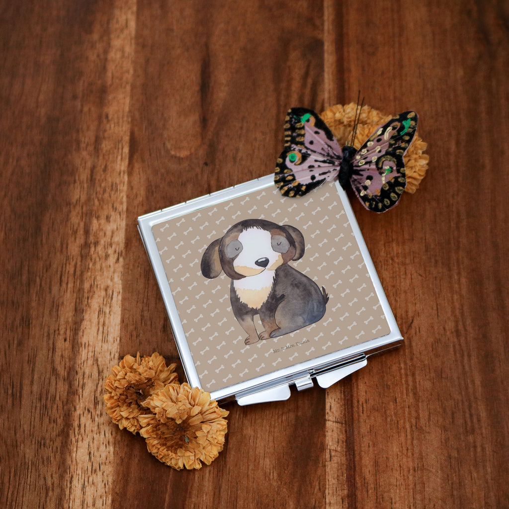 Handtaschenspiegel quadratisch Hund entspannt Spiegel, Handtasche, Quadrat, silber, schminken, Schminkspiegel, Hund, Hundemotiv, Haustier, Hunderasse, Tierliebhaber, Hundebesitzer, Sprüche, schwarzer Hund, Hundeliebe, Liebe, Hundeglück