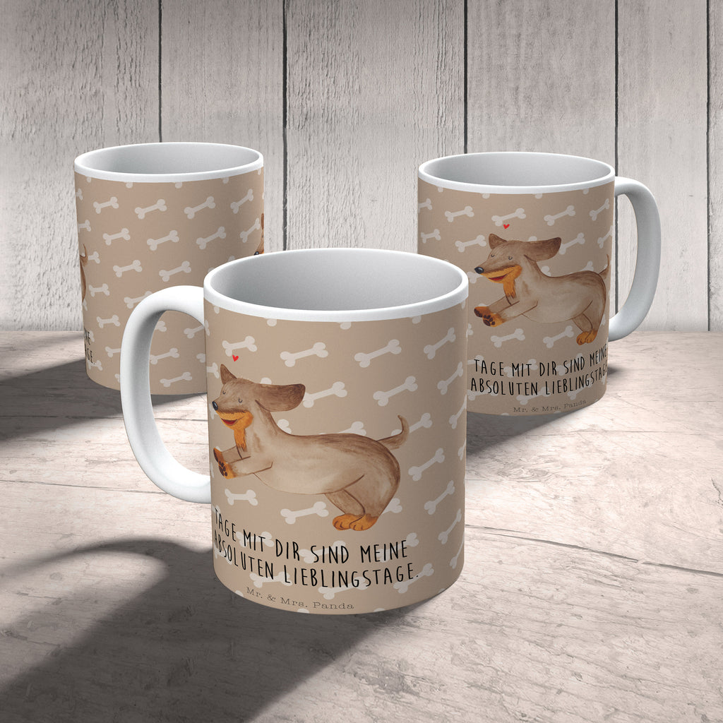 Tasse Hund Dackel fröhlich Hund, Hunde, Dackel, Dachshund, happy dog Becher, Kaffeetasse, Kaffeebecher, Tee, Frühstück, Büro  Hund, Hundemotiv, Haustier, Hunderasse, Tierliebhaber, Hundebesitzer, Sprüche