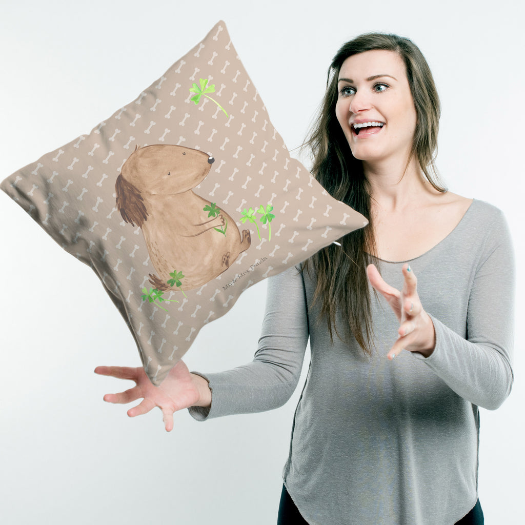 40x40 Kissen Hund Kleeblatt Kissenhülle, Kopfkissen, Sofakissen, Dekokissen, Motivkissen, Hund, Hundemotiv, Haustier, Hunderasse, Tierliebhaber, Hundebesitzer, Sprüche, Kleeblatt, Glück, Tagträume, Motivation, Neuanfang, Geschenk, Glücksbringer, Selbstliebe, Achtsamkeit