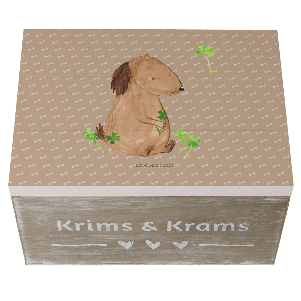 Holzkiste Hund Kleeblatt Holzkiste, Kiste, Schatzkiste, Truhe, Schatulle, XXL, Erinnerungsbox, Erinnerungskiste, Dekokiste, Aufbewahrungsbox, Hund, Hundemotiv, Haustier, Hunderasse, Tierliebhaber, Hundebesitzer, Sprüche, Kleeblatt, Glück, Tagträume, Motivation, Neuanfang, Geschenk, Glücksbringer, Selbstliebe, Achtsamkeit