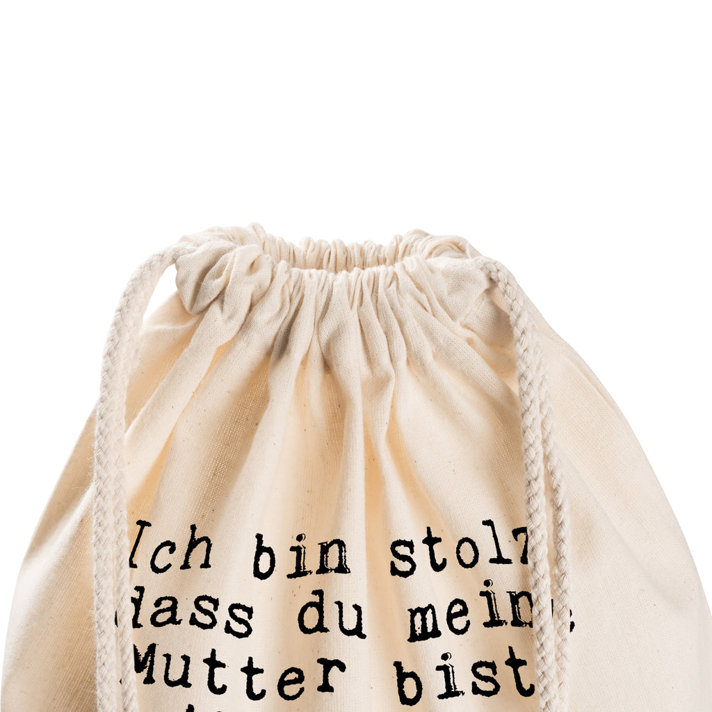 Sportbeutel Sprüche und Zitate Ich bin stolz, dass du meine Mutter bist. Aber noch stolzer bin ich, dass du die Oma meines Kindes bist. Sportbeutel, Turnbeutel, Beutel, Sporttasche, Tasche, Stoffbeutel, Sportbeutel Kinder, Spruch, Sprüche, lustig, Weisheiten, Zitate, Spruch Sprüche Weisheiten Zitate Lustig Weisheit Worte