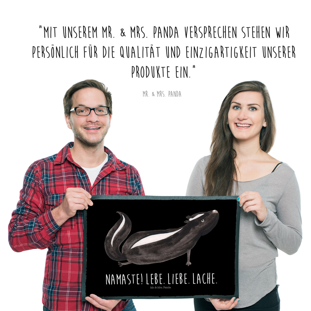 Fußmatte Stinktier Yoga Stinktier, Skunk, Wildtier, Raubtier, Stinker, Stinki, Yoga, Namaste, Lebe, Liebe, Lache Türvorleger, Schmutzmatte, Fußabtreter, Matte, Schmutzfänger, Fußabstreifer, Schmutzfangmatte, Türmatte, Motivfußmatte,  Haustürmatte, Vorleger  Stinktier, Skunk