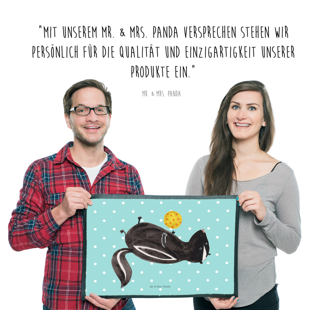 Fußmatte Stinktier Ball Stinktier, Skunk, Wildtier, Raubtier, Stinker, Stinki, verspielt, Weisheit,  Türvorleger, Schmutzmatte, Fußabtreter, Matte, Schmutzfänger, Fußabstreifer, Schmutzfangmatte, Türmatte, Motivfußmatte,  Haustürmatte, Vorleger  Stinktier, Skunk