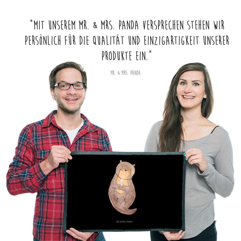 Fußmatte Otter mit Muschelmedaillon Otter, Otterliebe, Seeotter, grübeln, träumen, Motivation, Tagträumen, Büro	 Türvorleger, Schmutzmatte, Fußabtreter, Matte, Schmutzfänger, Fußabstreifer, Schmutzfangmatte, Türmatte, Motivfußmatte,  Haustürmatte, Vorleger  Otter,  Fischotter,  Seeotter