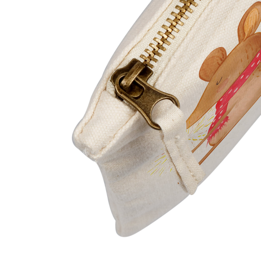 Schminktasche Weihnachtsmaus Schminktasche, Kosmetiktasche, Kosmetikbeutel, Stiftemäppchen, Etui, Federmappe, Makeup, XXL, Schminketui, Kosmetiketui, Schlamperetui, Winter, Weihnachten, Weihnachtsdeko, Nikolaus, Advent, Heiligabend, Wintermotiv, Frohe Weihnachten, Weihnachtsgruß, Weihnachtsmotiv, Maus, Mäuschen, Weihnachtswunder