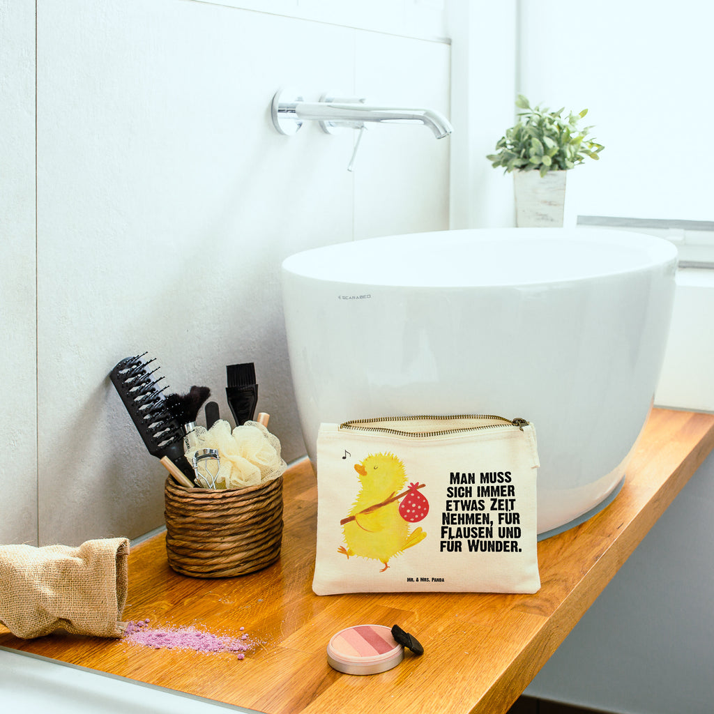 Schminktasche Küken Wanderer Schminktasche, Kosmetiktasche, Kosmetikbeutel, Stiftemäppchen, Etui, Federmappe, Makeup, XXL, Schminketui, Kosmetiketui, Schlamperetui, Ostern, Osterhase, Ostergeschenke, Osternest, Osterdeko, Geschenk zu Ostern, Küken, Osterei, Ostereier, Ei, Frühlingsgefühle, Freude, Grüße, liebe Grüße, Frohe Ostern, Ostergrüße, Flausen, Wunder, Reisen, Weltenbummler, Zeit, Zeitmanagement, Backpacker