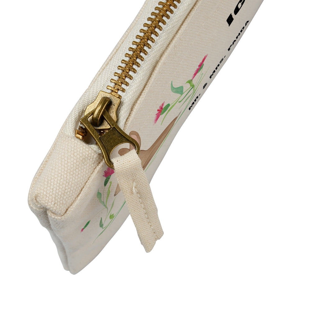 Schminktasche Hase sitzend Schminktasche, Kosmetiktasche, Kosmetikbeutel, Stiftemäppchen, Etui, Federmappe, Makeup, XXL, Schminketui, Kosmetiketui, Schlamperetui, Ostern, Osterhase, Ostergeschenke, Osternest, Osterdeko, Geschenk zu Ostern, Frohe Ostern, Ostergrüße, Osterblume, Liebe, Grüße, Hase, Kaninchen