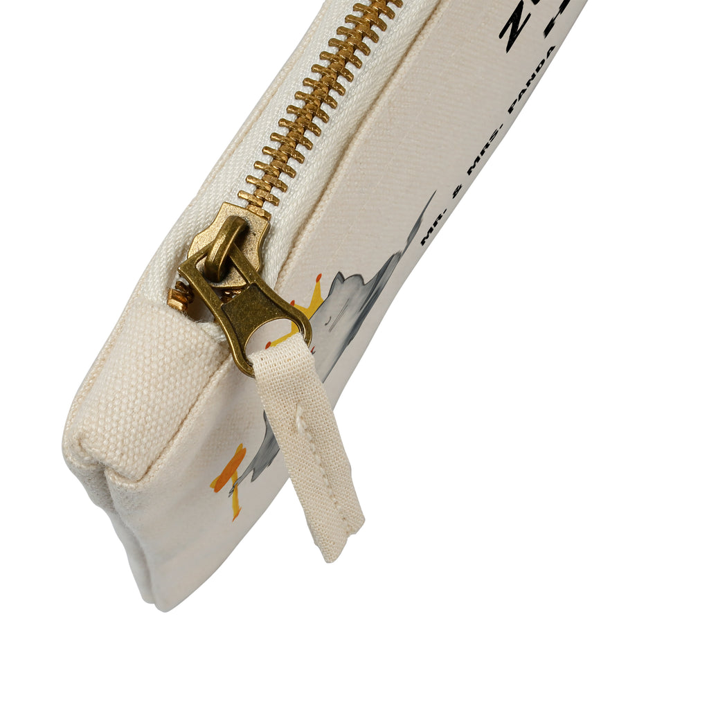 Schminktasche Katzen Koenig Schminktasche, Kosmetiktasche, Kosmetikbeutel, Stiftemäppchen, Etui, Federmappe, Makeup, XXL, Schminketui, Kosmetiketui, Schlamperetui, Katze, Katzenmotiv, Katzenfan, Katzendeko, Katzenfreund, Katzenliebhaber, Katzenprodukte, Katzenartikel, Katzenaccessoires, Katzensouvenirs, Katzenliebhaberprodukte, Katzenmotive, Katzen, Kater, Mietze, Cat, Cats, Katzenhalter, Katzenbesitzerin, Haustier, König, Königin, Queen, Familie, Mietzhaus, Wohnung, erste eigenen Wohnung, Umzug, Einzug