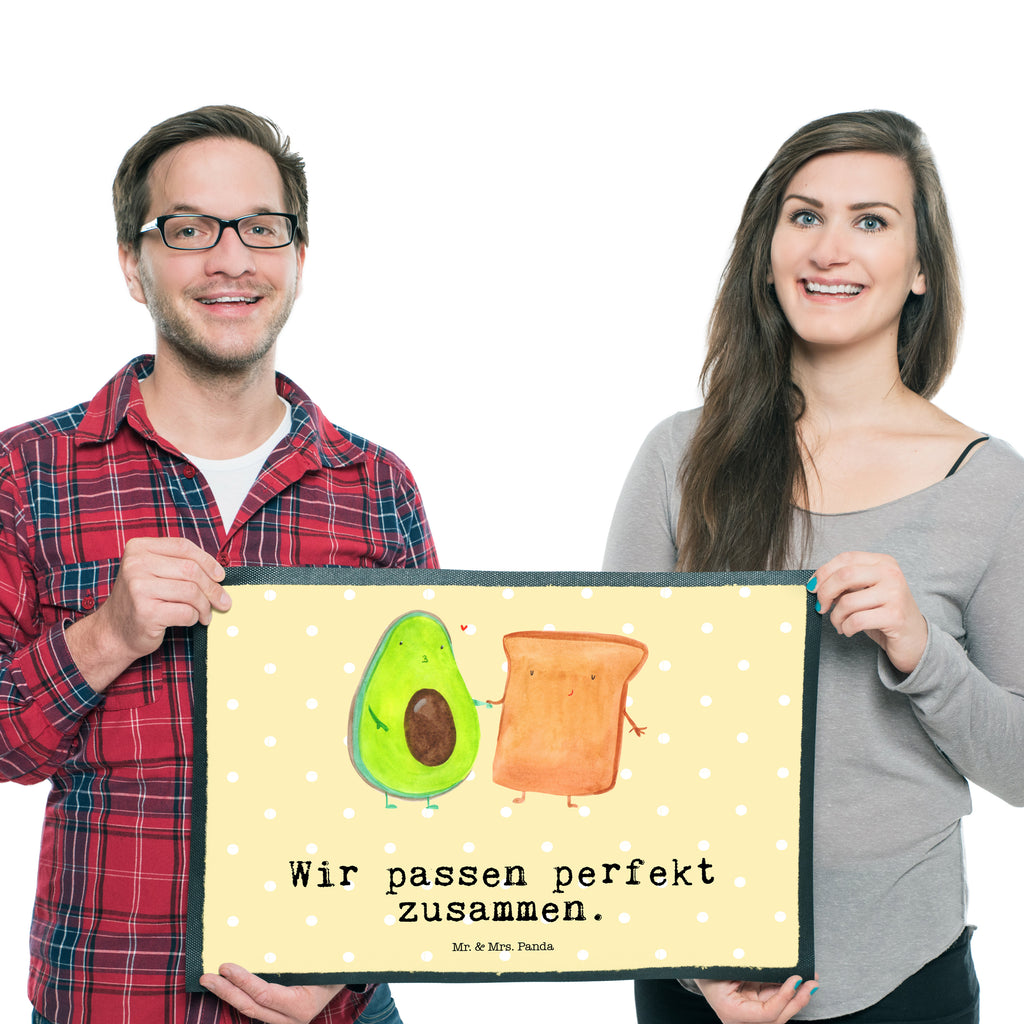 Fußmatte Avocado + Toast Avocado, Toast, Toastbrot, Liebespaar, Pärchen, Freund, Freundin, Verlobt, Verlobungsparty, Hochzeit, Hochzeitsgeschenk, Jahrestag, Jahrestagsgeschenk, Türvorleger, Schmutzmatte, Fußabtreter, Matte, Schmutzfänger, Fußabstreifer, Schmutzfangmatte, Türmatte, Motivfußmatte,  Haustürmatte, Vorleger  Avocado, Veggie, Vegan, Gesund