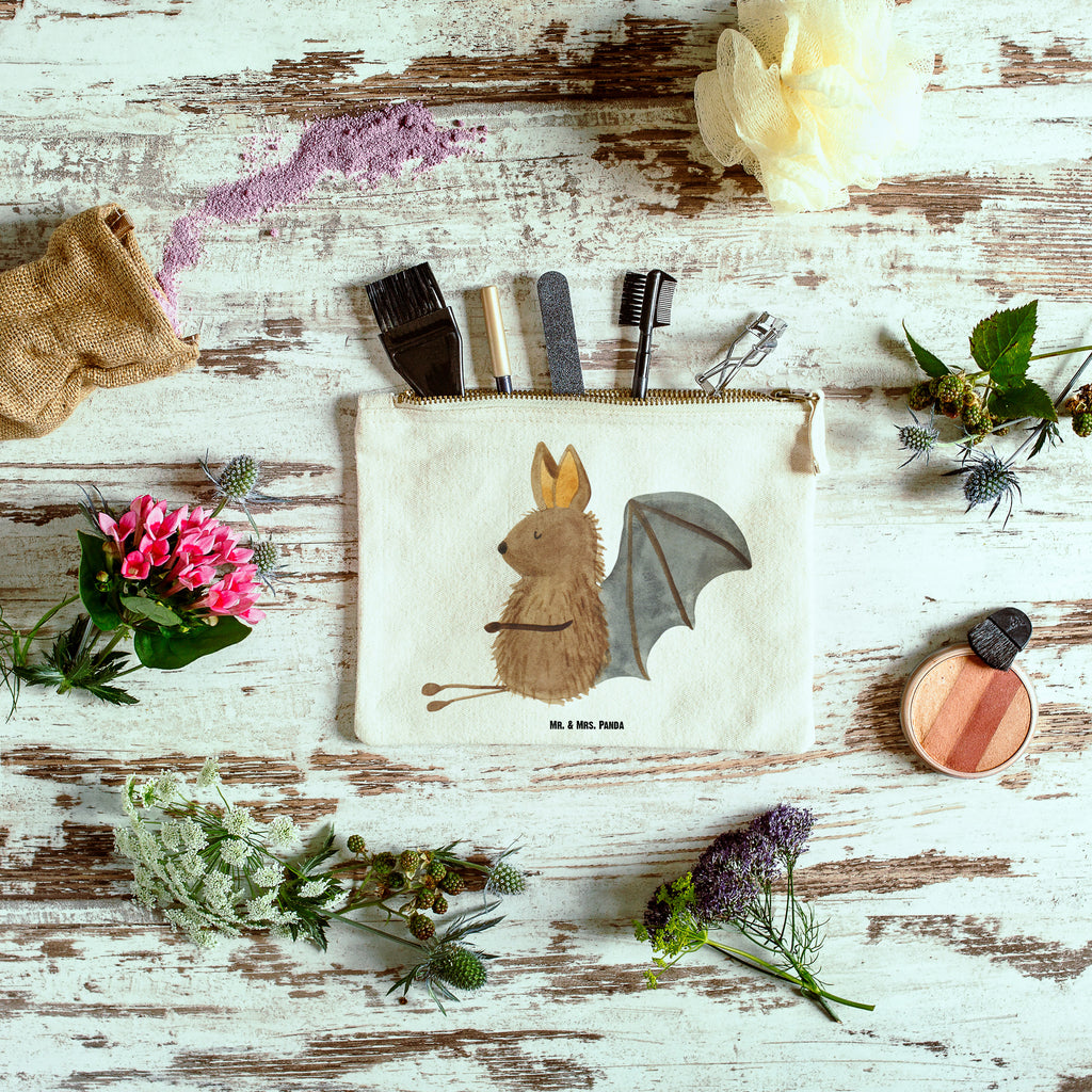 Schminktasche Fledermaus sitzend Schminktasche, Kosmetiktasche, Kosmetikbeutel, Stiftemäppchen, Etui, Federmappe, Makeup, XXL, Schminketui, Kosmetiketui, Schlamperetui, Tiermotive, Gute Laune, lustige Sprüche, Tiere, Fledermaus, Fledermäuse, Motivation, entspannen