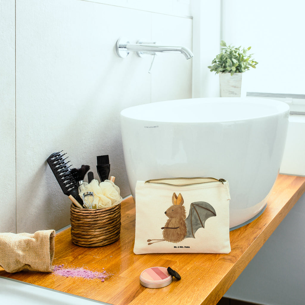 Schminktasche Fledermaus sitzend Schminktasche, Kosmetiktasche, Kosmetikbeutel, Stiftemäppchen, Etui, Federmappe, Makeup, XXL, Schminketui, Kosmetiketui, Schlamperetui, Tiermotive, Gute Laune, lustige Sprüche, Tiere, Fledermaus, Fledermäuse, Motivation, entspannen