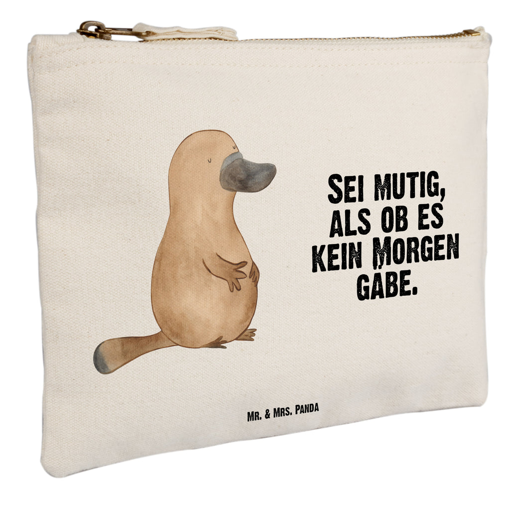Schminktasche Schnabeltier mutig Schminktasche, Kosmetiktasche, Kosmetikbeutel, Stiftemäppchen, Etui, Federmappe, Makeup, XXL, Schminketui, Kosmetiketui, Schlamperetui, Meerestiere, Meer, Urlaub, Schnabeltier, Mut, mutig, Lebensweisheit, Schnabeltiere, Motivation, Training, Büro, Arbeit, Neuanfang, Neustart, Weltreise, Raodtrip