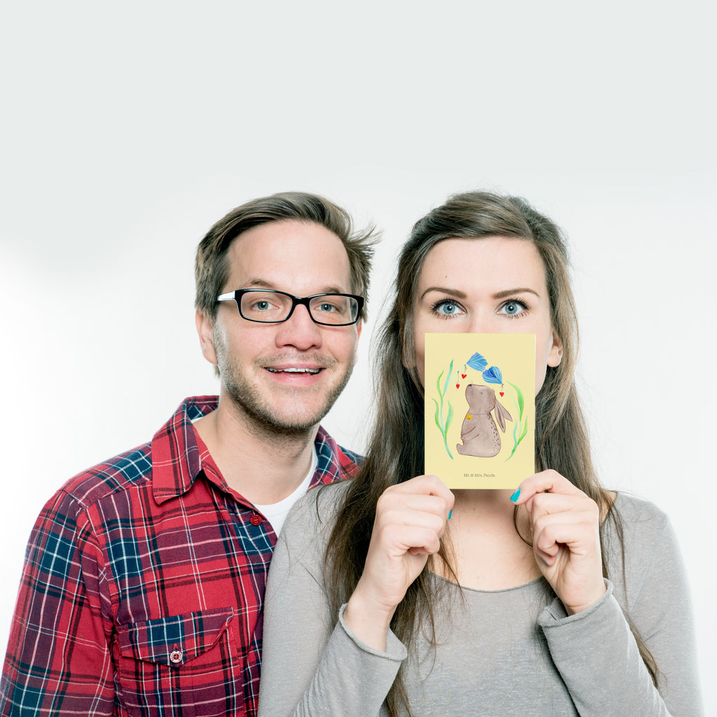 Postkarte Hase Blume Geschenkkarte, Grußkarte, Karte, Einladung, Ansichtskarte, Geburtstagskarte, Einladungskarte, Dankeskarte, Ostern, Osterhase, Ostergeschenke, Osternest, Osterdeko, Geschenk zu Ostern, Hase, Kaninchen, Kind, Taufe, Taufgeschenk, Geburt, Schwangerschaft, erstes Kind, Kindergeburtstag, Geburtstag, Hoffnung, Träume