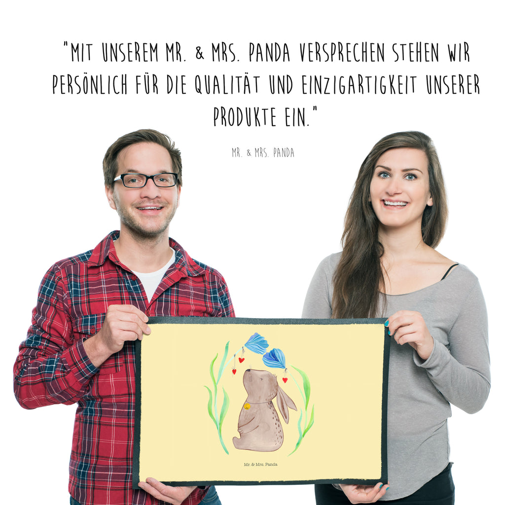 Fußmatte Hase Blume Hase, Kaninchen, Kind, Taufe, Taufgeschenk, Geburt, Schwangerschaft, erstes Kind, Kindergeburtstag, Geburtstag, Hoffnung, Träume Türvorleger, Schmutzmatte, Fußabtreter, Matte, Schmutzfänger, Fußabstreifer, Schmutzfangmatte, Türmatte, Motivfußmatte,  Haustürmatte, Vorleger  Ostern, Osterhase, Ostergeschenke, Osternest, Osterdeko, Geschenk zu Ostern