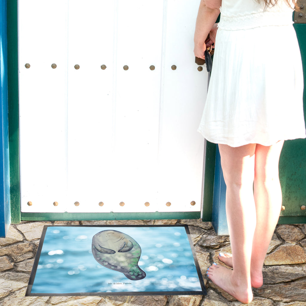 Fußmatte Seekuh happy Seekuh, Seekühe, Selbstliebe, Respekt, Neuanfang, Neustart, Achtsamkeit, Zufrieden, Liebeskummer, Freundin	 Türvorleger, Schmutzmatte, Fußabtreter, Matte, Schmutzfänger, Fußabstreifer, Schmutzfangmatte, Türmatte, Motivfußmatte,  Haustürmatte, Vorleger  Meerestiere, Meer, Urlaub