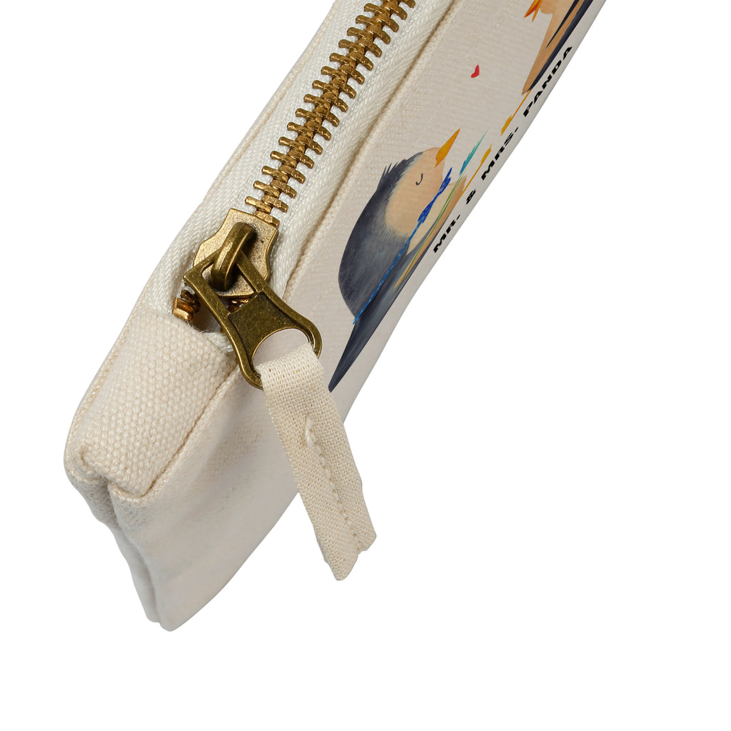 Schminktasche Pinguin Pärchen Schminktasche, Kosmetiktasche, Kosmetikbeutel, Stiftemäppchen, Etui, Federmappe, Makeup, XXL, Schminketui, Kosmetiketui, Schlamperetui, Pinguin, Pinguine, Liebe, Liebespaar, Liebesbeweis, Liebesgeschenk, Verlobung, Jahrestag, Hochzeitstag, Hochzeit, Hochzeitsgeschenk, große Liebe, Traumpaar