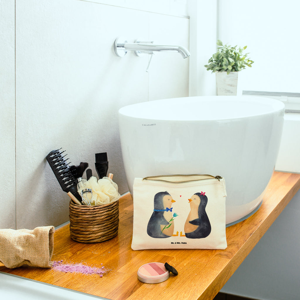 Schminktasche Pinguin Pärchen Schminktasche, Kosmetiktasche, Kosmetikbeutel, Stiftemäppchen, Etui, Federmappe, Makeup, XXL, Schminketui, Kosmetiketui, Schlamperetui, Pinguin, Pinguine, Liebe, Liebespaar, Liebesbeweis, Liebesgeschenk, Verlobung, Jahrestag, Hochzeitstag, Hochzeit, Hochzeitsgeschenk, große Liebe, Traumpaar