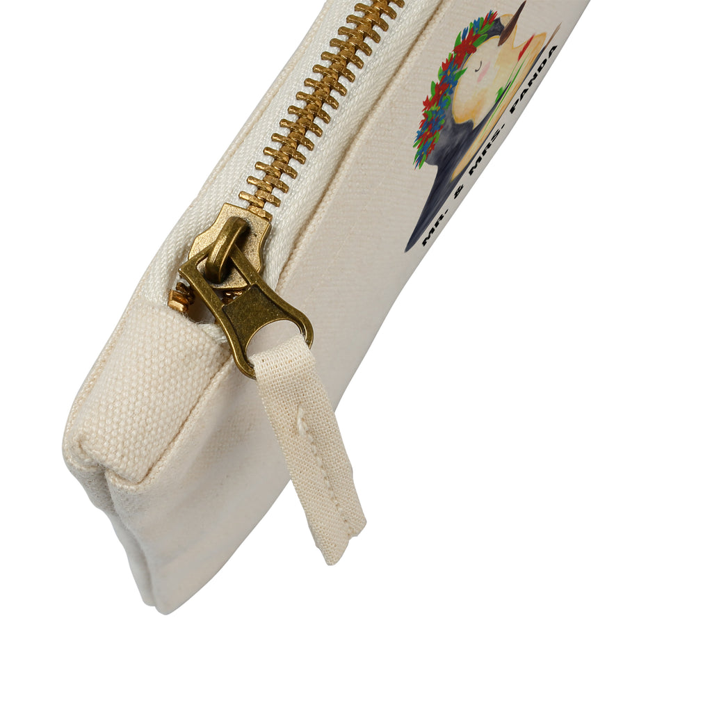 Schminktasche Pinguin Blumenkranz Schminktasche, Kosmetiktasche, Kosmetikbeutel, Stiftemäppchen, Etui, Federmappe, Makeup, XXL, Schminketui, Kosmetiketui, Schlamperetui, Pinguin, Pinguine, Blumenkranz, Universum, Leben, Wünsche, Ziele, Lebensziele, Motivation, Lebenslust, Liebeskummer, Geschenkidee