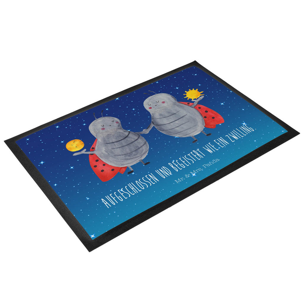 Fußmatte Sternzeichen Zwilling Türvorleger, Schmutzmatte, Fußabtreter, Matte, Schmutzfänger, Fußabstreifer, Schmutzfangmatte, Türmatte, Motivfußmatte, Haustürmatte, Vorleger, Tierkreiszeichen, Sternzeichen, Horoskop, Astrologie, Aszendent, Zwillinge, Zwilling Geschenk, Zwilling Sternzeichen, Geburtstag Mai, Geschenk Mai, Geschenk Juni, Marienkäfer, Glückskäfer, Zwillingsbruder, Zwillingsschwester
