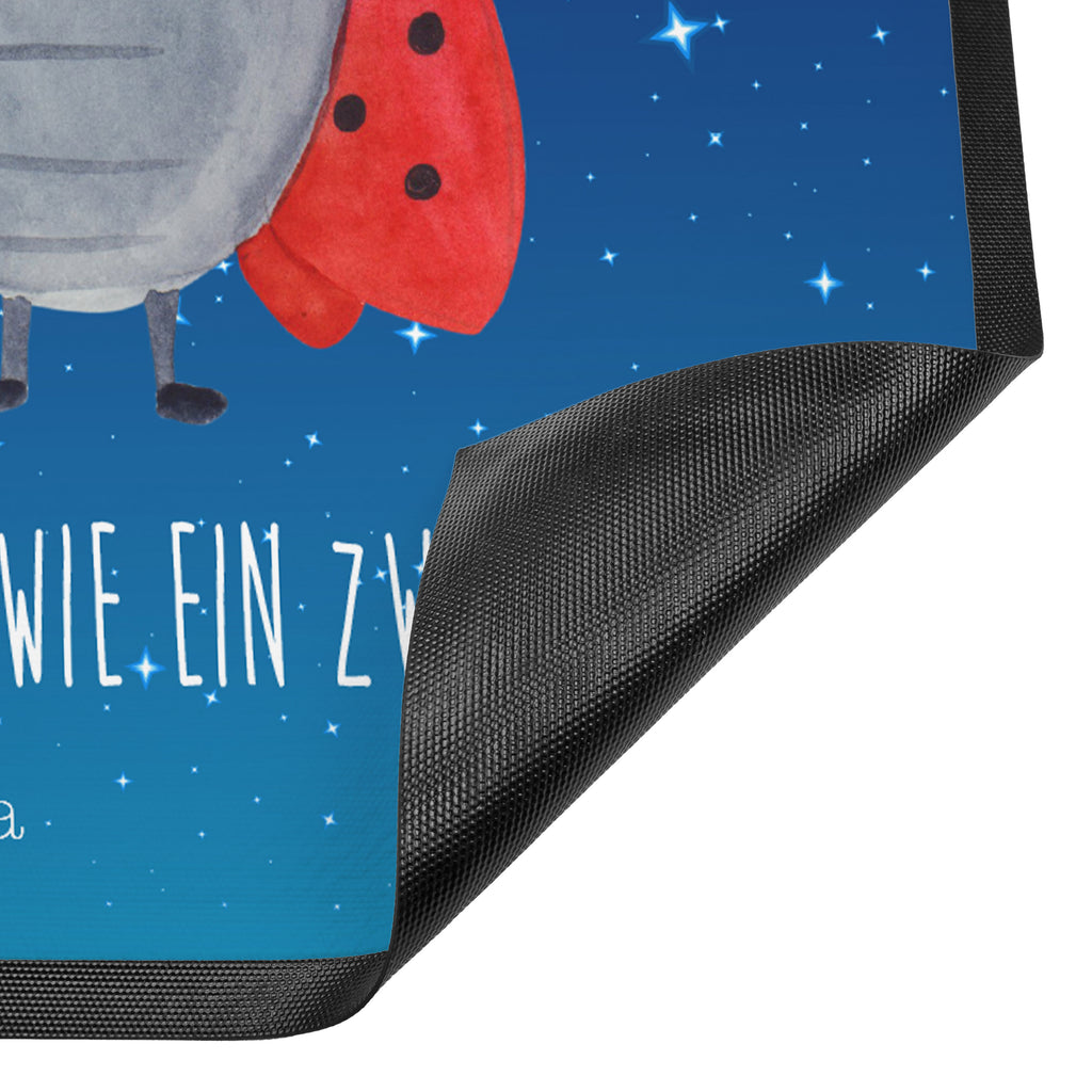Fußmatte Sternzeichen Zwilling Türvorleger, Schmutzmatte, Fußabtreter, Matte, Schmutzfänger, Fußabstreifer, Schmutzfangmatte, Türmatte, Motivfußmatte, Haustürmatte, Vorleger, Tierkreiszeichen, Sternzeichen, Horoskop, Astrologie, Aszendent, Zwillinge, Zwilling Geschenk, Zwilling Sternzeichen, Geburtstag Mai, Geschenk Mai, Geschenk Juni, Marienkäfer, Glückskäfer, Zwillingsbruder, Zwillingsschwester
