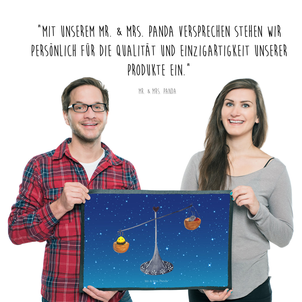 Fußmatte Sternzeichen Waage Türvorleger, Schmutzmatte, Fußabtreter, Matte, Schmutzfänger, Fußabstreifer, Schmutzfangmatte, Türmatte, Motivfußmatte, Haustürmatte, Vorleger, Tierkreiszeichen, Sternzeichen, Horoskop, Astrologie, Aszendent, Waage, Waage Geschenk, Waage Sternzeichen, Geschenk Oktober, Geschenk September, Geburtstag Oktober, Geburtstag September, Gleichgewicht, Marienkäfer, Hummel, Biene
