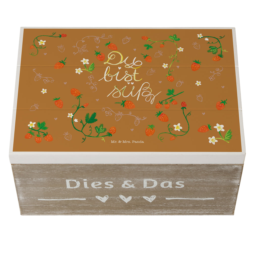 Holzkiste Erdbeeren Du bist süß Erdbeere, süß, Du bist süß, Liebe Spruch, Liebe Zitat, Kompliment, Geschenk Freundin, Jahrestag, Geschenk Partner, Deko Holzkiste, Kiste, Schatzkiste, Truhe, Schatulle, XXL,  Erinnerungsbox, Erinnerungskiste, Dekokiste, Aufbewahrungsbox  Blumen Deko, Frühlings Deko, Sommer Deko, Dekoration, positive Botschaft, Naturliebhaber, Outdoor, Natur, Abenteuer
