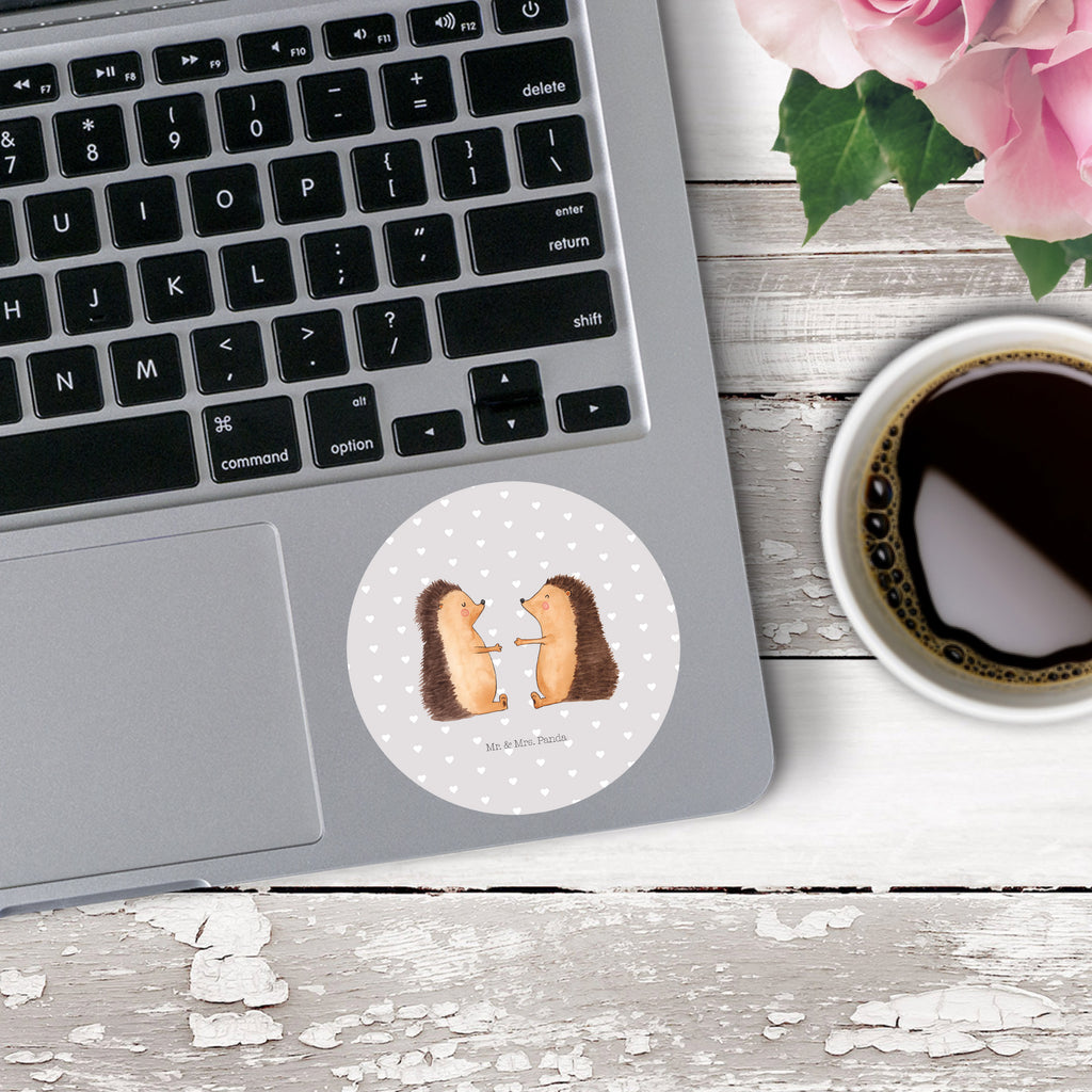 80mm Rund Aufkleber Igel Liebe Sticker, Aufkleber, Etikett, Liebe, Partner, Freund, Freundin, Ehemann, Ehefrau, Heiraten, Verlobung, Heiratsantrag, Liebesgeschenk, Jahrestag, Hocheitstag, Verliebt, Verlobt, Verheiratet, Geschenk, Liebesbeweis, Hochzeitstag, Hochzeit, Igel