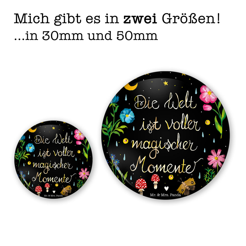 50mm Button Magische Welt 50mm Button, Button, Pin, Anstecknadel, Blumen Deko, Frühlings Deko, Sommer Deko, Dekoration, positive Botschaft, Naturliebhaber, Outdoor, Natur, Abenteuer, Magische Momente, Spruch schön, Spruch positiv, Motivation, schwarz, magisch, Blumen, Nacht, Weisheit